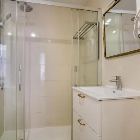 Poble Sec 3br W Balcony Mountain Views Bcn-109 * Barcelona